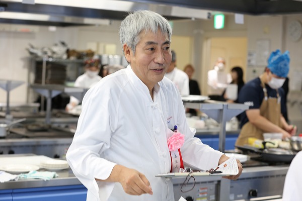 津村先生審査中